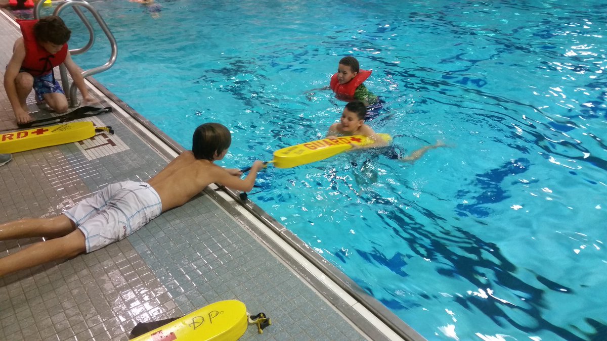 erdelyr's tweet photo. 5th grade drown proofing; learning safety rules and how to save others!  Useful,  lifelong skills being taught! https://t.co/1TJnjurCR0