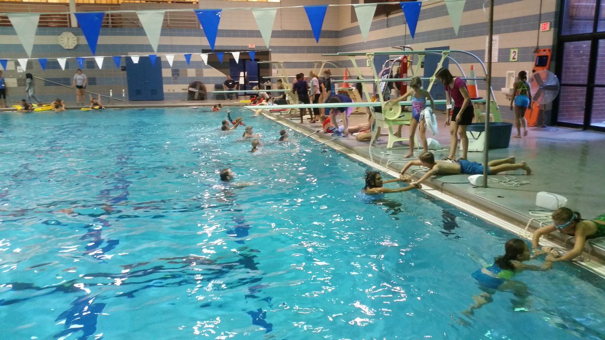 erdelyr's tweet photo. 5th grade drown proofing; learning safety rules and how to save others!  Useful,  lifelong skills being taught! https://t.co/1TJnjurCR0