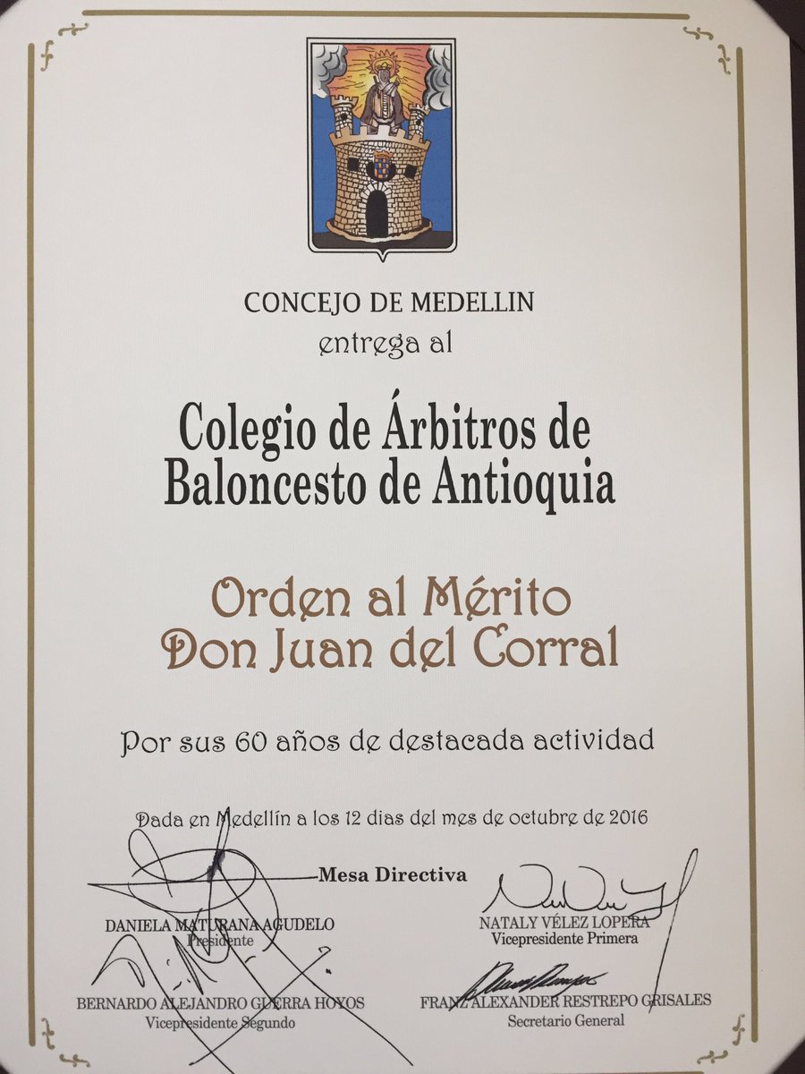 arbitroscaba's tweet photo. Recibimos la orden al mérito Don Juan del Corral, grado ORO y la orden al mérito cívico y empresarial Jorge Robledo, grado ORO. https://t.co/846OFcyZw2