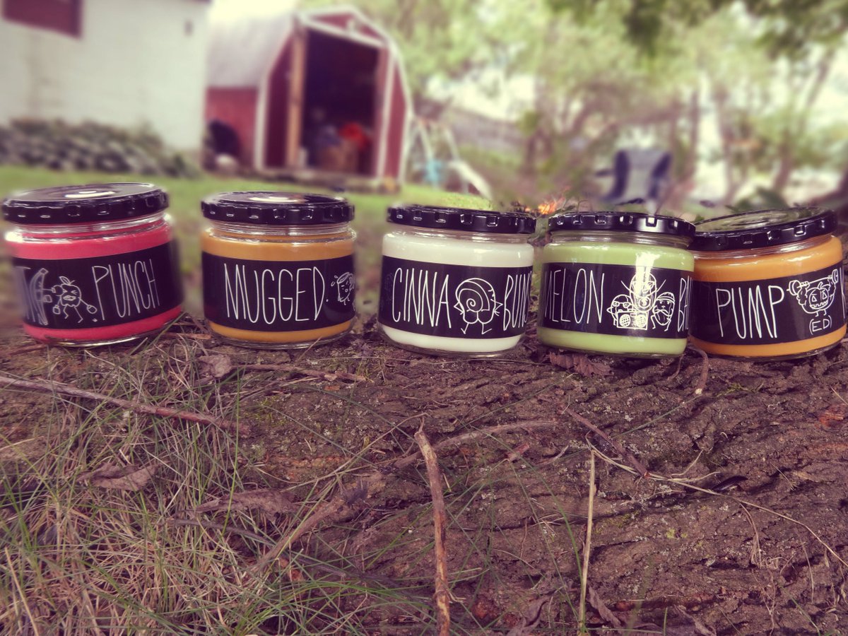 WitWicks's tweet photo. <3333 #fall #falldecor #handmade #soycandles #witwicks #scentedcandles #pumpkin #connamonrolls #baller #nature #halloween #funnycandles https://t.co/1oLGSZLLBh