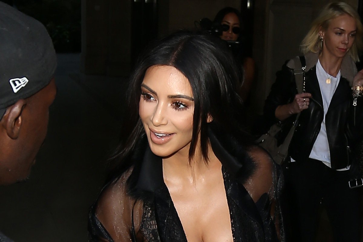 intouchweekly's tweet photo. #KimKardashian's assistant #StephShep gives an update on the star since her robbery —> https://t.co/PzVM3nT7VD https://t.co/I1MvM0p3zC