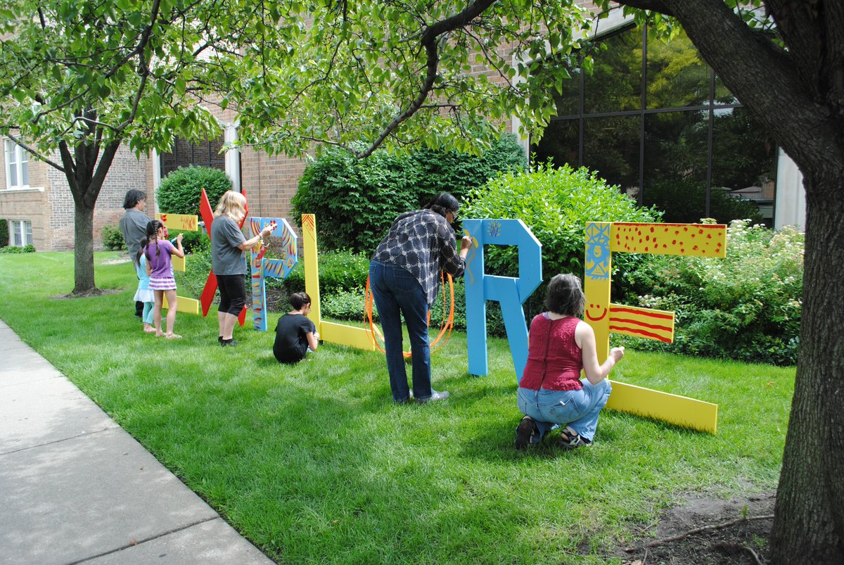 Join @mszwarek and me to learn about creating participatory art experiences for the community! It's at 10:45 in Room 48. #ILAAC16