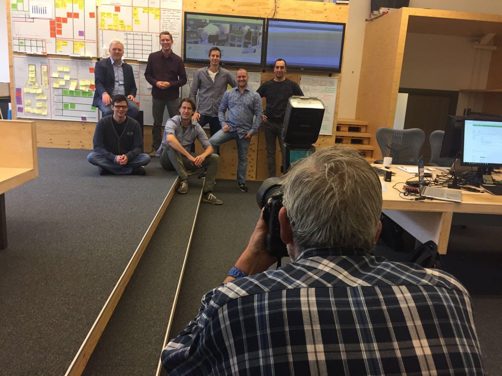 Op de foto voor stuk in @gismagazine