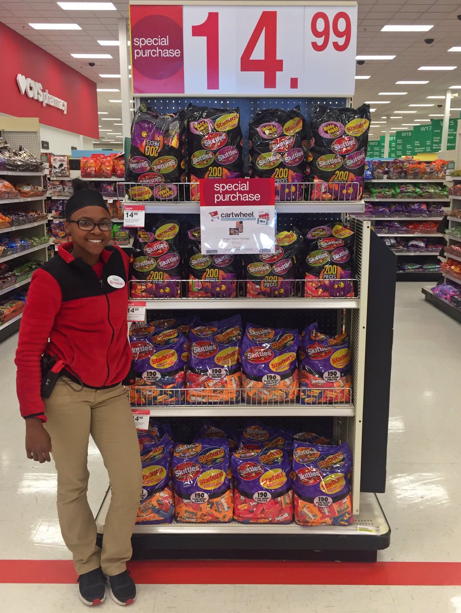 sarah_hunsucker's tweet photo. Don't be afraid to look behind you, there's SPPs everywhere! T-1788 is shouting hauntingly good deals! @detroitswan @A_Leigh_ @ContrucciJoe https://t.co/hekdeDsfGs
