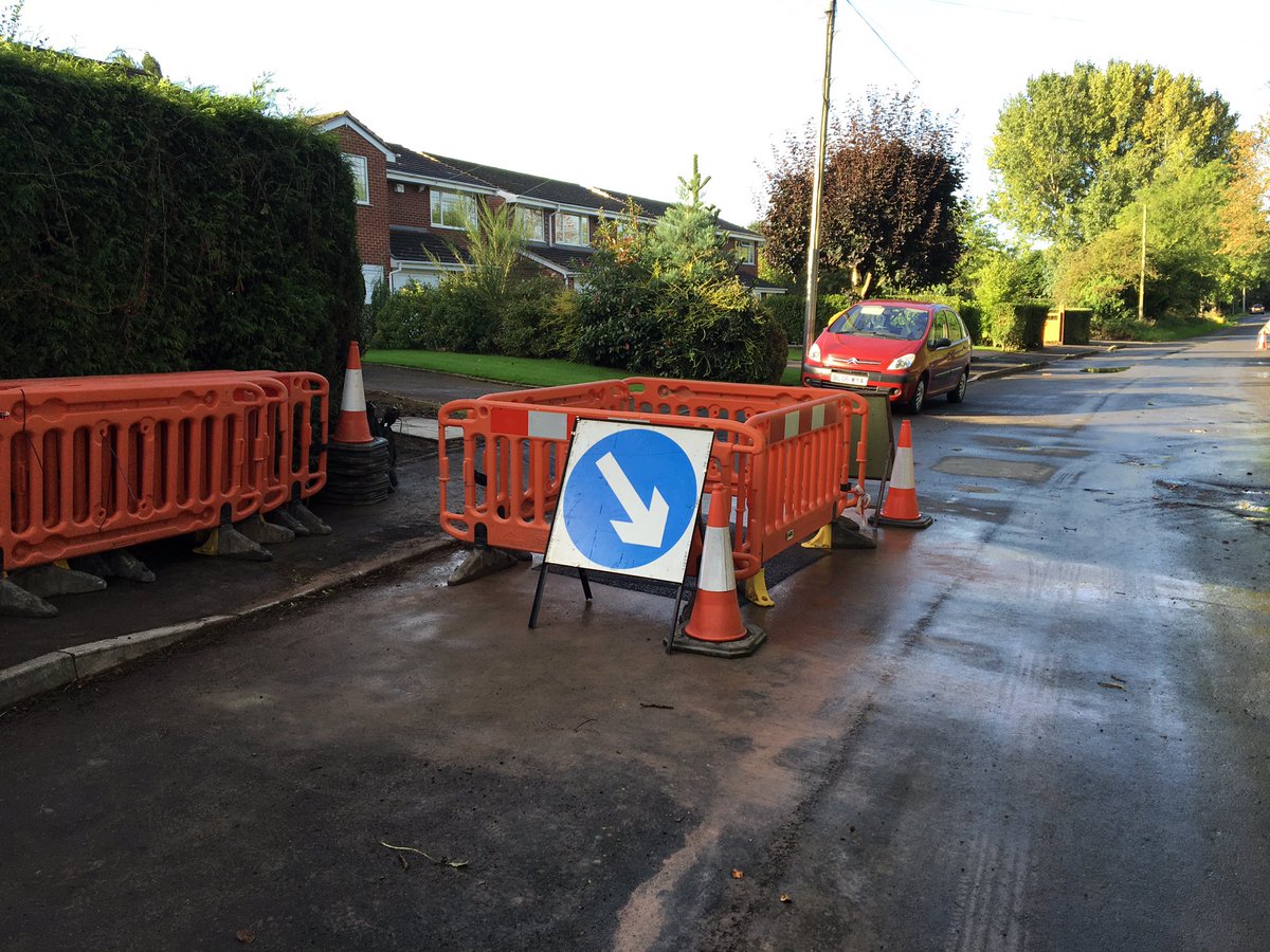 BelowGroundDW's tweet image. A New Sewer connection completed in the Midlands for a lovely customer that kept us stocked with tea and cake..
