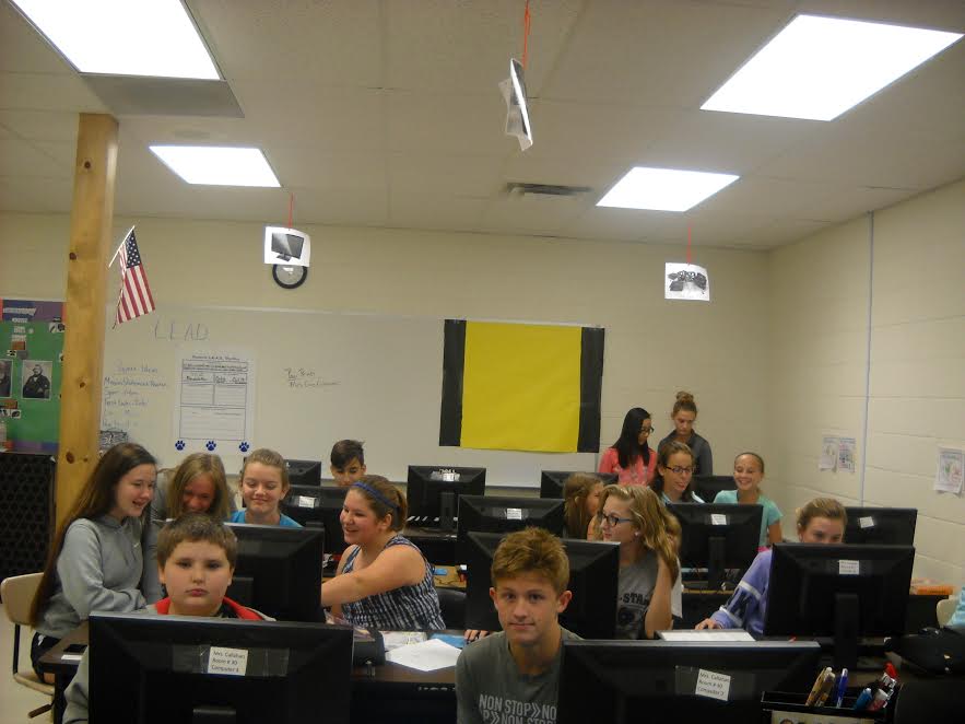 cms_LEAD's tweet photo. The 7th and 8th Grade Paw Prints Lead focusing on their work!
#SmarticleParticles
#SchoolRocks https://t.co/h1vq33tXj0