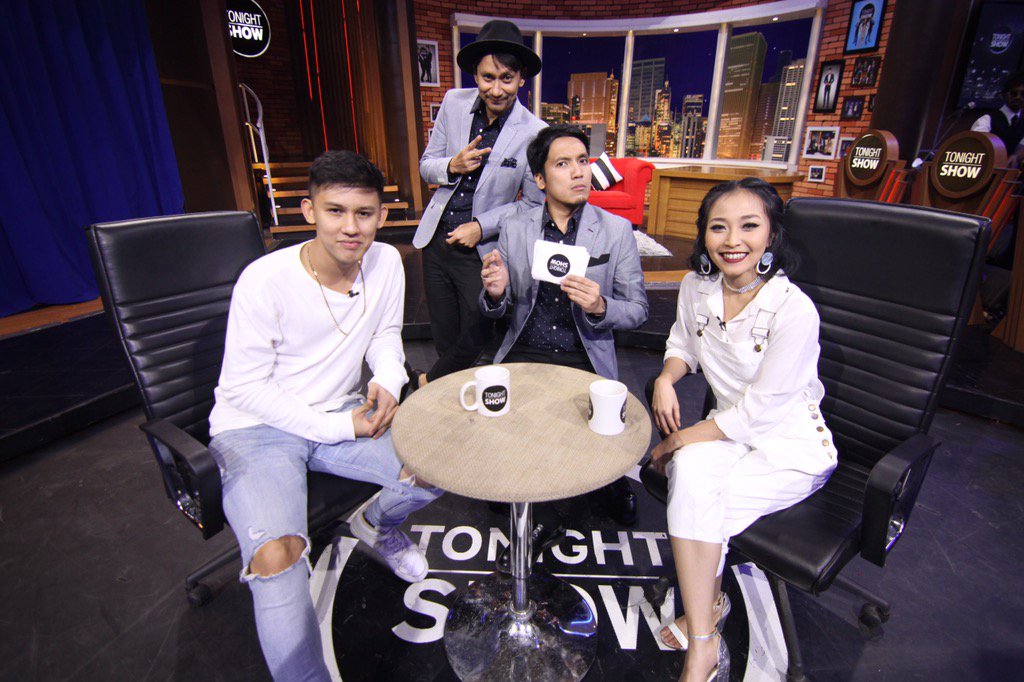 rinni_w's tweet photo. Taping Tonight Show! :) https://t.co/oy5pb8BwHN