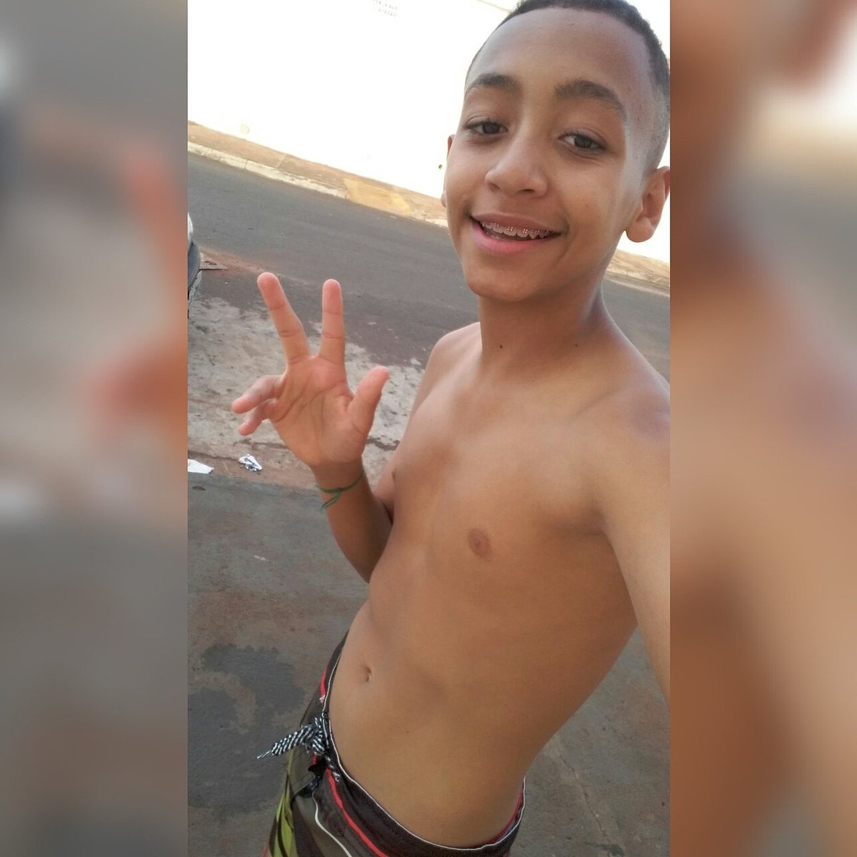 Naoosei002's tweet photo. - Ocupe-se, mente vazia atrai lembranças! ✌😉😜

#Boaah✔ https://t.co/R25tzRtEtT