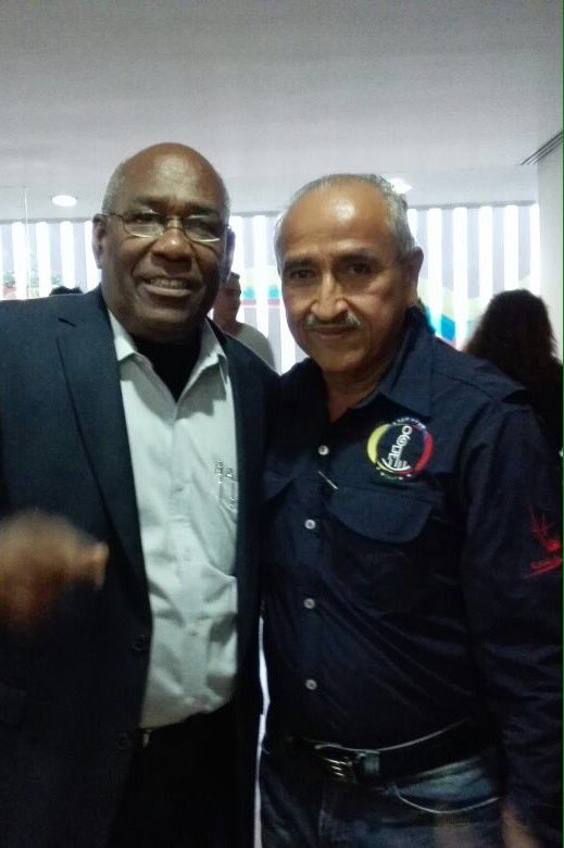 SilvaEleazarL's tweet photo. Aquí con el camarada min @rodulfohumberto y vicepdte @psuvaristobulo luego de la exitosa jornada de trabajo! Avanza la Revolución Educativa! https://t.co/vE8PIHP3Vn