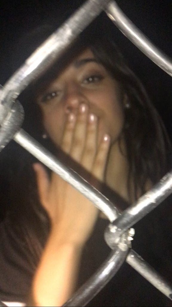 archivecbello's tweet image. i want to hug her so bad 🌹✨ #727TourParis #BadThings #camilacabello