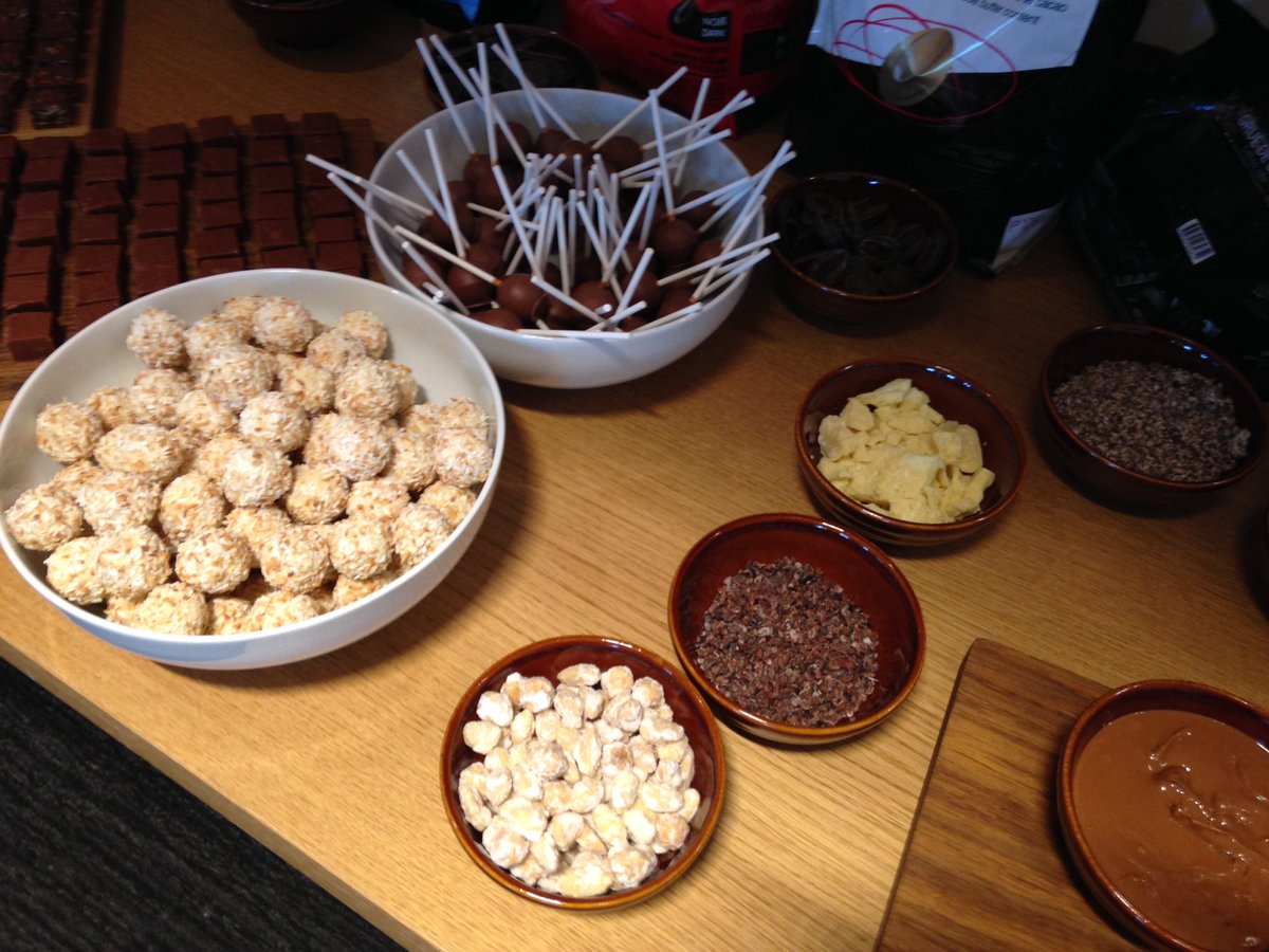 MarkMarklilley5's tweet photo. Getting ready for the chocolate workshop at Aon @Johkool @carole_simone @RA_Food @SueThompson_RA @compassgroupuk @aaron_cootes https://t.co/AtHVY6pMIF