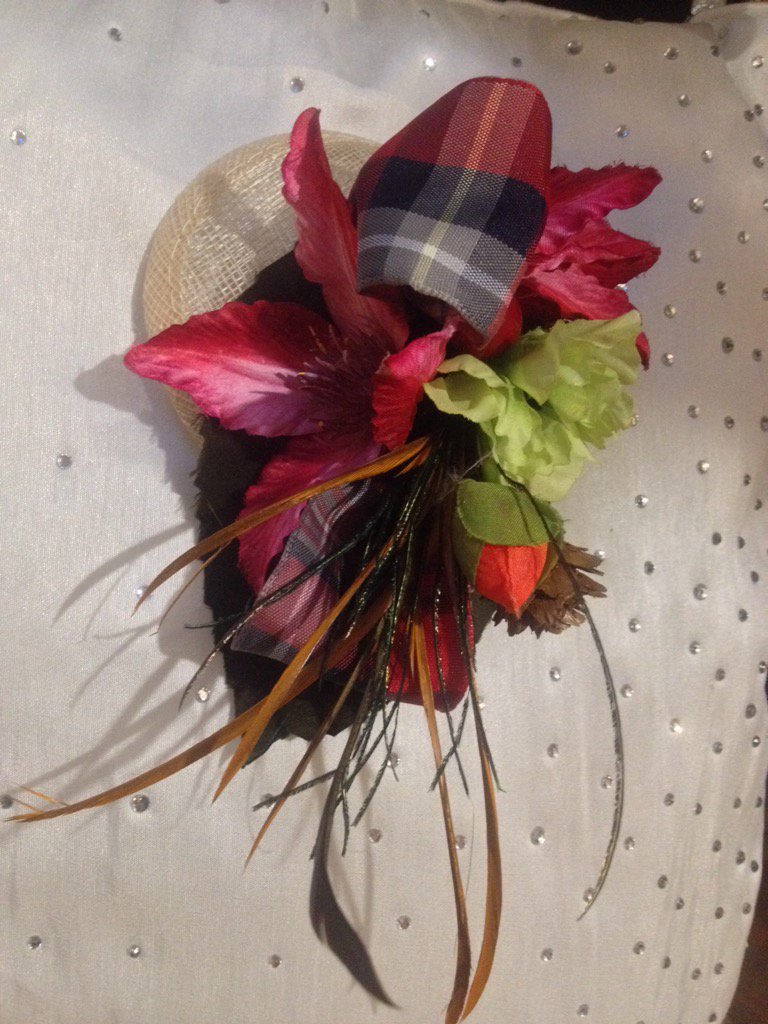 SarasGowns's tweet photo. A rather seasonal twist on a fascinator. We supply the unique as well as the more traditional. #Wedding #Winter https://t.co/6r9ovBf3Du