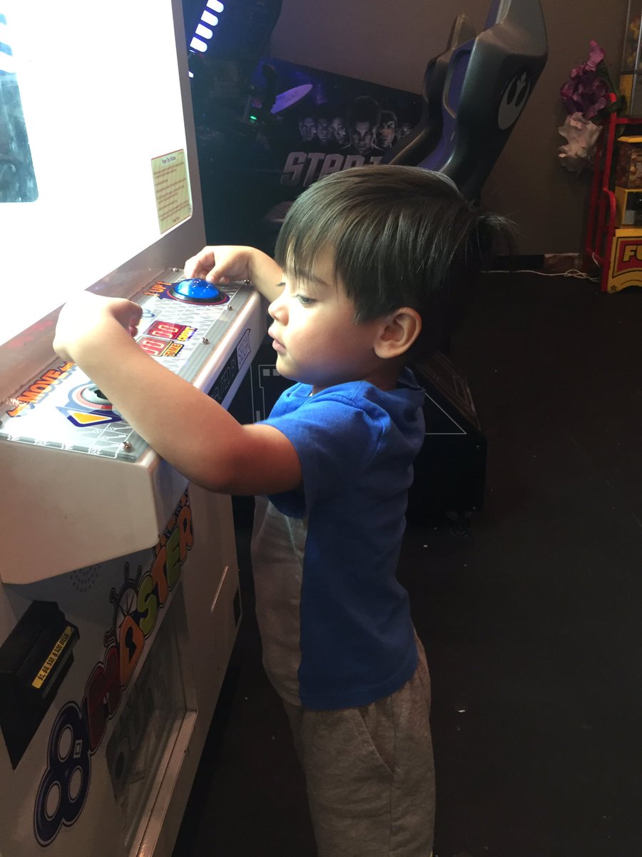 jnavarro84's tweet photo. My lunch date brought me to #LittleMatts but I think he secretly just wanted to play the video games there. https://t.co/dS4JB4XHzv