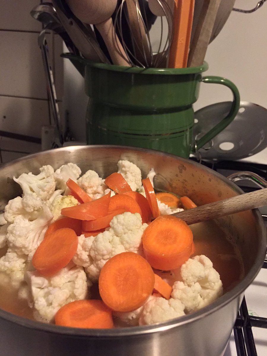 Weight4Life's tweet image. Bloemkoolsoep aan het maken