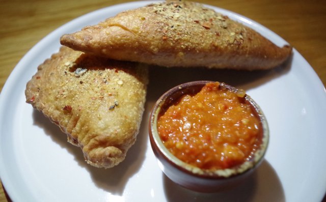 LAist Food tweet media