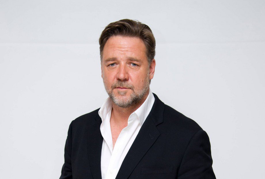 HowManyInches1's tweet photo. #RussellCrowe 7.0in #soft 24.0in #hard #rainbowHead wears #Tugger brand  #condoms, #fighting makes it grow 4in @russellcrowe #HowManyInches https://t.co/lhQFKDLBjd