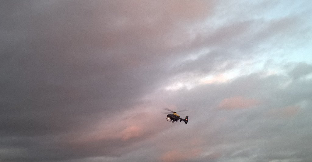 NPASMidlands's tweet photo. #MoodySkies over @bhx_official as #GPOLB comes in to land #Team999 #AirSupport https://t.co/yVJU0DsImj https://t.co/pmTxfS3S5I