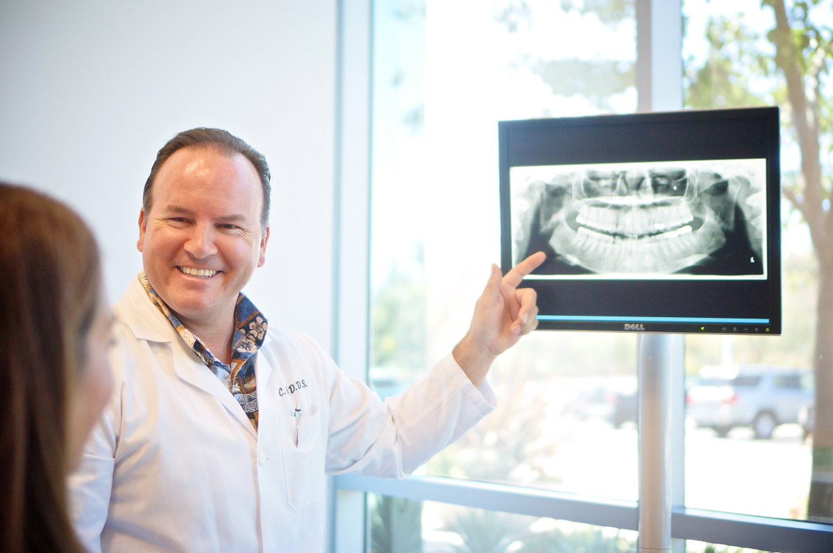 GreatSmilesPDO's tweet photo. Dr. Hydo was awarded a Certificate of Appreciation from @ostrowusc for being an outstanding faculty member. Let's congratulate him! https://t.co/8Kai2xTDCf