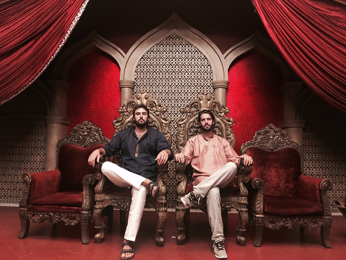 Yarın "PARA BENDE" varmış.Saatini söylememe gerek varmı ki?! Söyleyeyim tamam.Tabiki 2️⃣3️⃣'te.Çok komikmiş bu bölüm bu fotoğraf gibi. <a href="/tv8/">tv8</a>