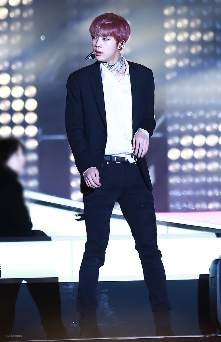 JINSpoonful's tweet image. 161018 열린음악회 #JIN #진 #방탄소년단 
@BTS_twt 
마니 마니 마니ㅣㅣ 🙄