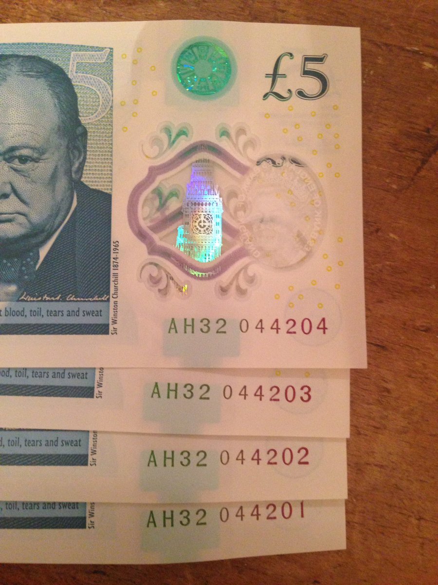 elb_ess's tweet photo. Got £20.00 out the cash machine, and got four consecutively numbered #newfivers. This pleases me greatly. https://t.co/pgVy00F8gQ