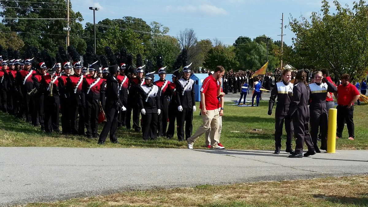 FHNBands2's tweet photo. Thanks to @M100Alton for participating in #MusicinMotion.  @fhndowns @fhnactivities https://t.co/xWe2K0TVbK
