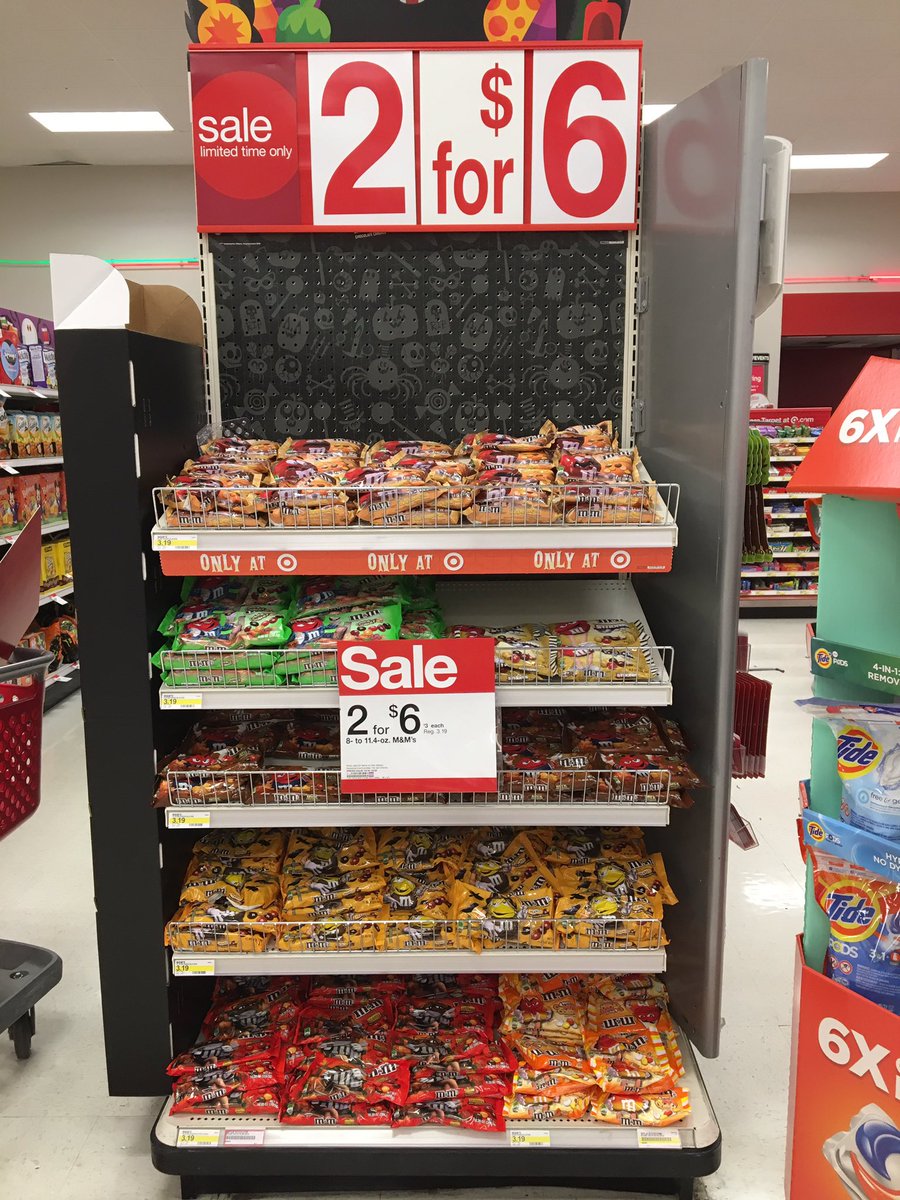 Scary good deals up front  @ #t1064 #spp <a href="/BethCoopersmith/">Beth CooperSmith</a> @TGTGregWood