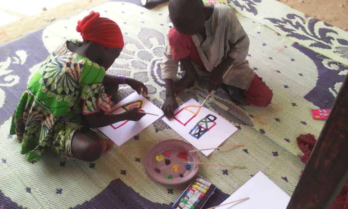 Displaced children in #Diffa thrive through drawings in ChildFriendlySpaces. @Unicefniger @UNHCRNiger @theIRC #Niger