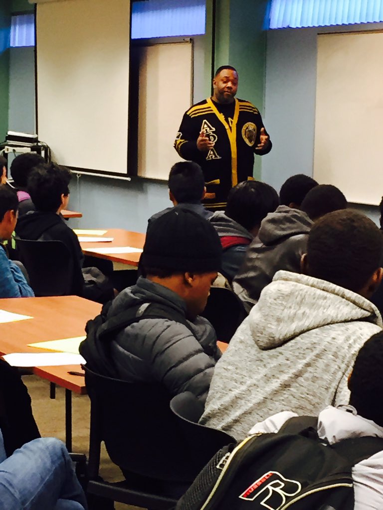 AleciaMobley's tweet photo. Amazing things happening @ ourBlack Male Summit-from Circles to Trauma #spps @JohnKingatED @MrDavidJohns https://t.co/6yog7lF1Rt