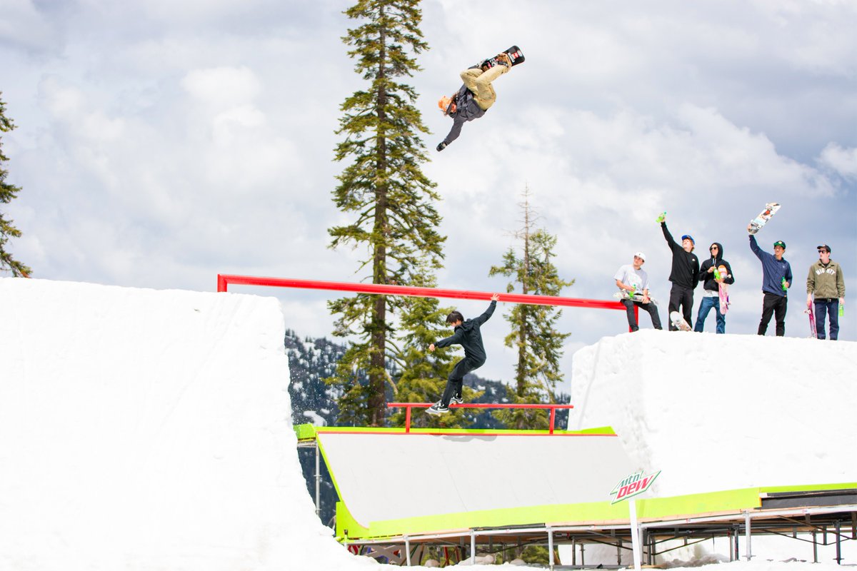 sean_malto's tweet photo. Going doubles with @theddeadshow at the #DewSuperSnake! Watch the full length @mountaindew vid right here 👉 https://t.co/G2pfz2q7Rh https://t.co/Fjq16uRAP2