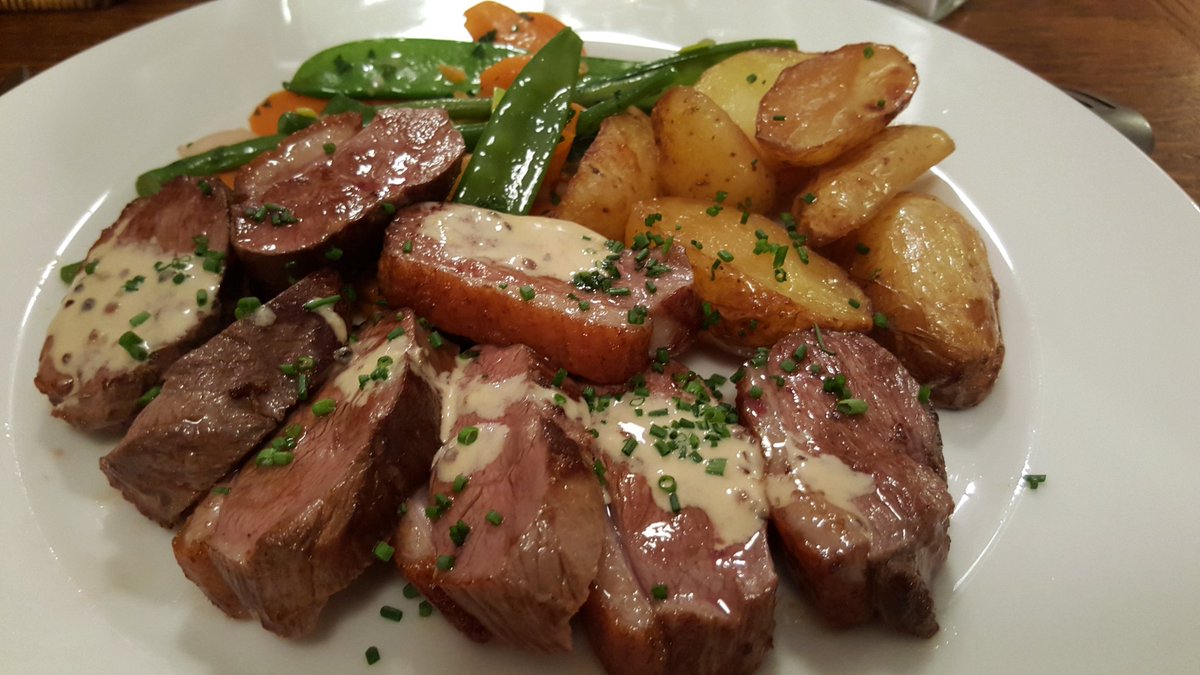 littleJim61's tweet photo. Super dîner à la #bontendrie 75009 
Le chef est un chef ! Extra..je recommande vivement #magret de canard rosé.  Le choix du #vin excellent https://t.co/x4zOE4aVsj