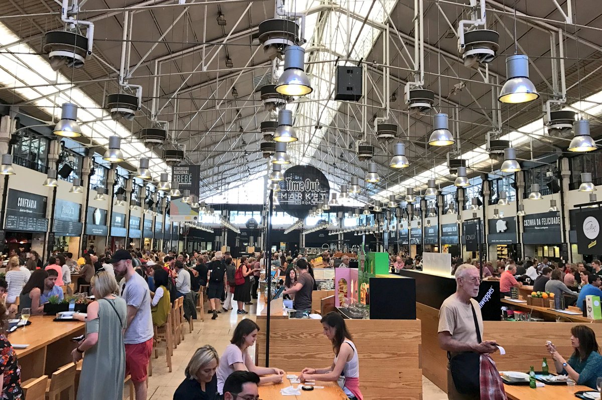 hercretail's tweet photo. Also pleased to see this cool concept going after 2 great years! Especially enjoyed the Samsung live chef @TimeOutMarket #foodtainment https://t.co/OtW61gl3yv