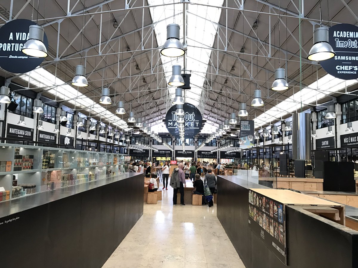 hercretail's tweet photo. Also pleased to see this cool concept going after 2 great years! Especially enjoyed the Samsung live chef @TimeOutMarket #foodtainment https://t.co/OtW61gl3yv