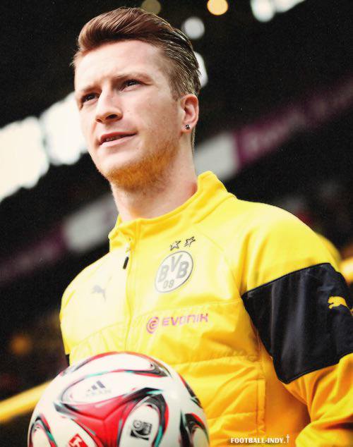MotivacionesF's tweet photo. "Si me quitan el fútbol me quitan la vida" - Reus. https://t.co/wKGKqlDthR
