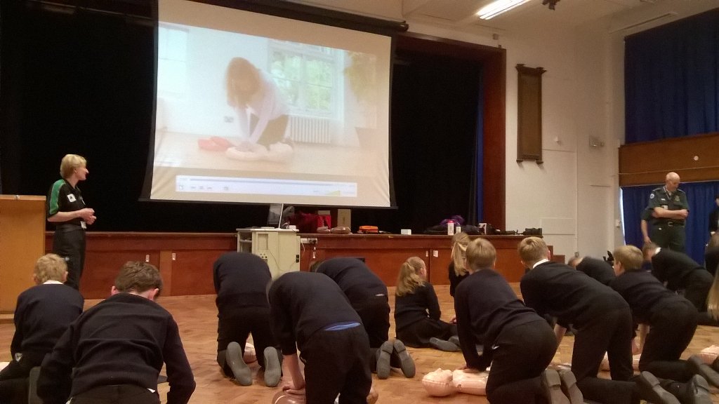 johnbriggs64's tweet photo. #yas great day sharing CPR skills with the students of Richmond school North Yorkshire https://t.co/opBugbkJcd