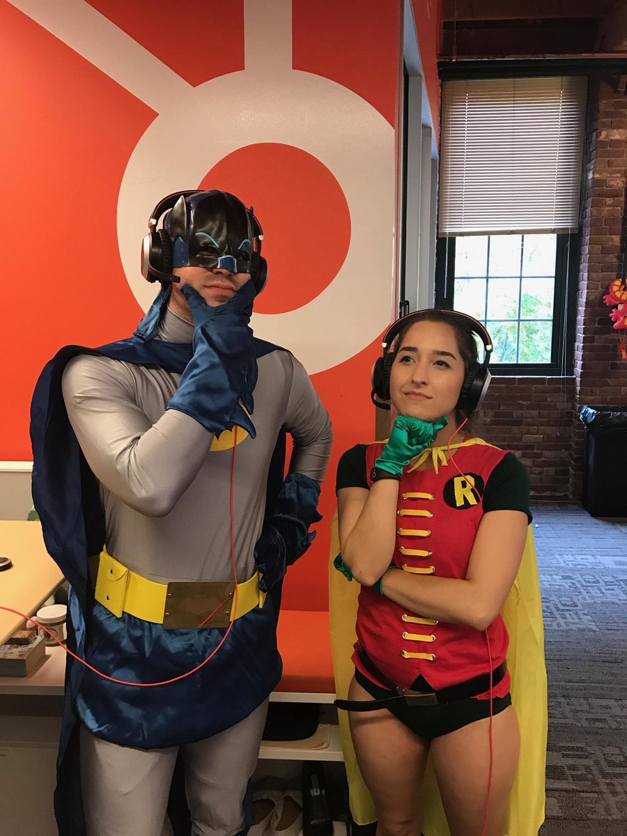 HubSpotSupport's tweet image. If you called in to #HubSpotSupport today it's likely that you spoke to Batman and Robin!
hubs.ly/H04NL-f0