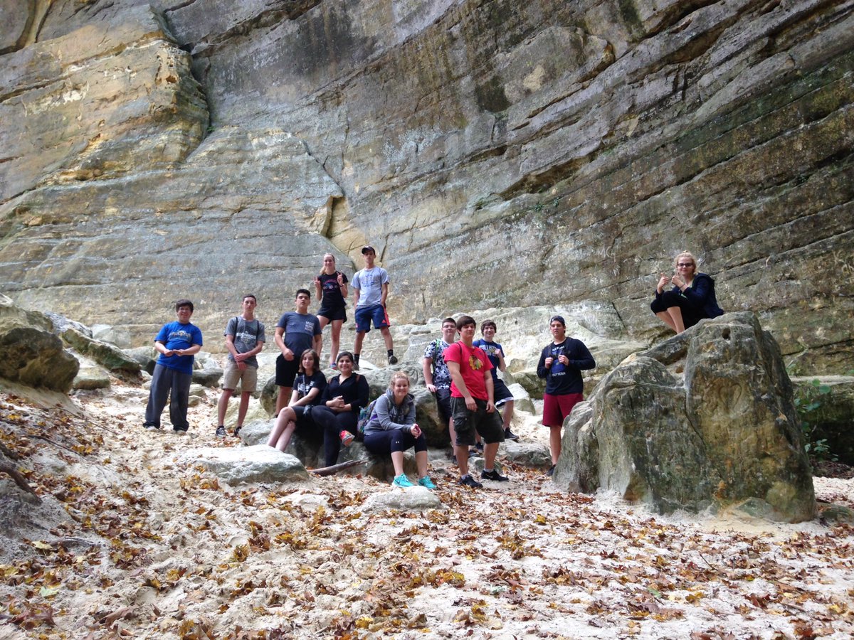 csgeology's tweet photo. Last stop, St. Loius Canyon @SandburgHS #geologyrocks https://t.co/WYhzPU9xOt
