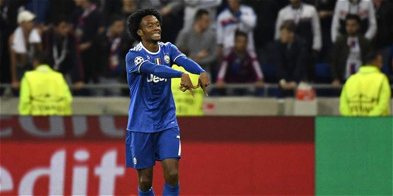 Juventus vittoriosa in 10 a Lione: Cuadrado gol stupendo e "Superman" Buffon decisivo