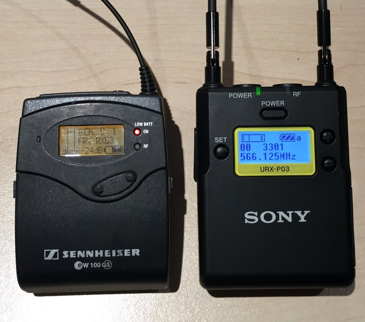 FRYFILM's tweet image. Latest @Sennheiser_UK &amp;amp; @SonyUK #radiomic sets together on our desk. But which is best? We'll find out!

#filmmaking #videokit #microphones