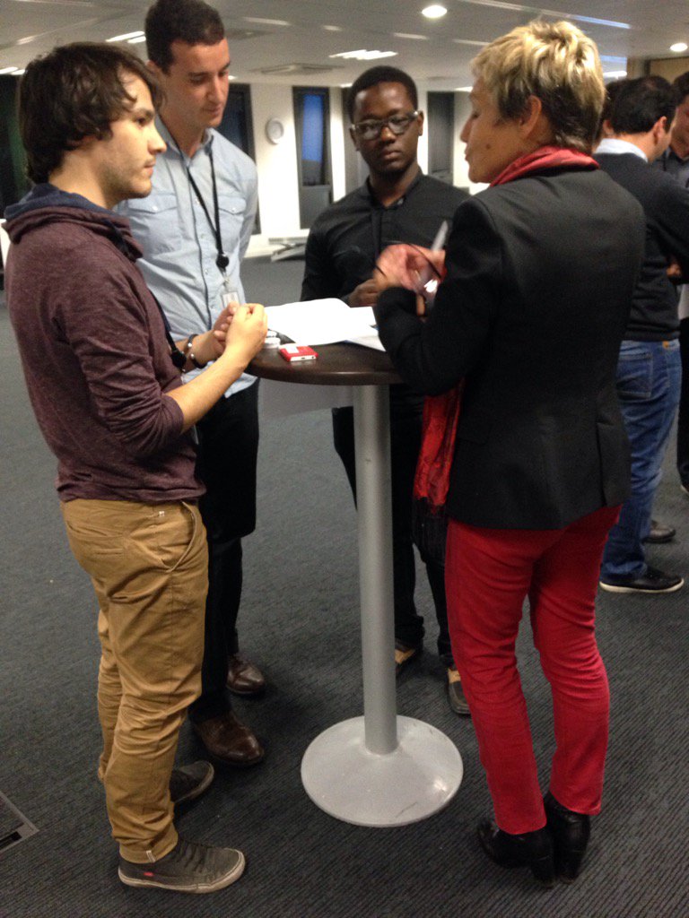 WorkNora's tweet photo. #rh Charlotte explique aux étudiants l #universite_cgi #cgi2016 https://t.co/aRnZqf8ZCO