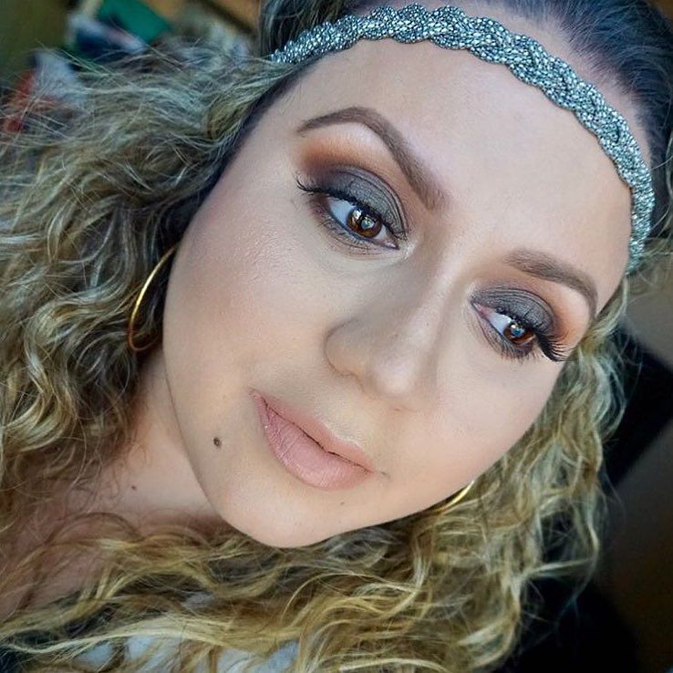 karitybeauty's tweet image. @nessa0802 used #Maryjane on her lids to get this #beautiful #Fall look! You can find this #color in our #Frost Pal…