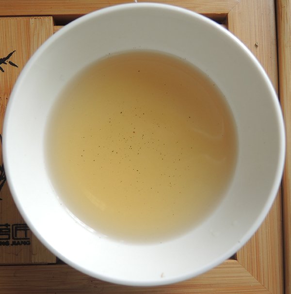Robincat91's tweet photo. [2/365] #365daysoftea Having some incredible dark roast #Yaupon tea from @LostPinesYaupon today! #teatime #teablog #yaupon #sustainability https://t.co/A74zayGm0w