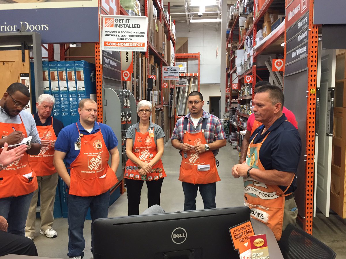 DSM Patti, HDI Bob and HDE Jim PKing at 914 today! #HomeServices