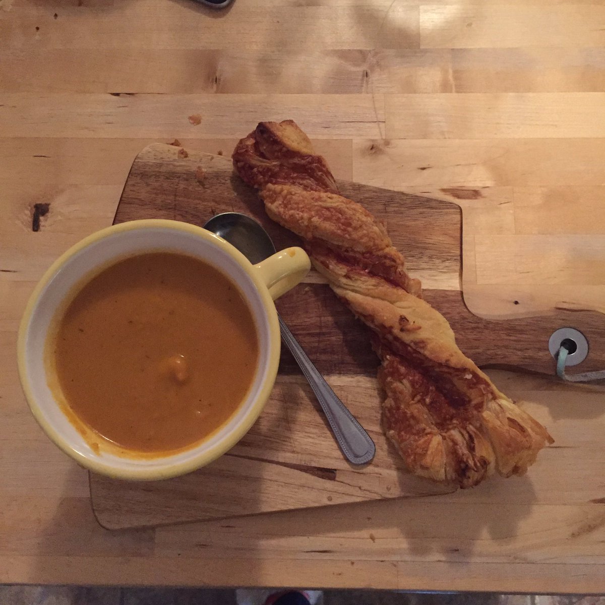 Made @MaryBerryBites roasted butternut squash soup and mega Parma ham cheese straws tonight beautiful 😋