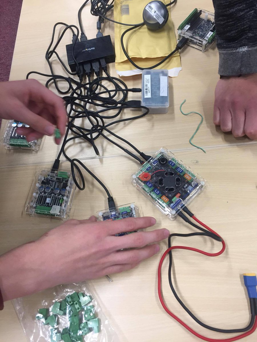 CirenRobotics's tweet image. Some photos from our day at the #srobo Kickstart event - it all begins here!