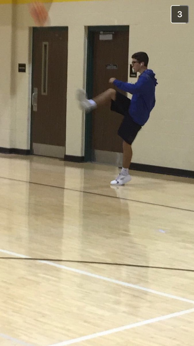 sarymears's tweet image. Somebody please recruit this man for your soccer team. #ThatForm 👌🏼👌🏼💯