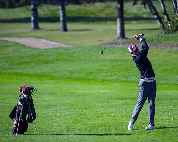 MacEwanGriffins's tweet photo. Barrett @_thebear7 Belland leads Griffins into @CCAAsportsACSC golf championship in P.E.I. this week. https://t.co/5JAlDk6a5w https://t.co/iXbIGXCJkp