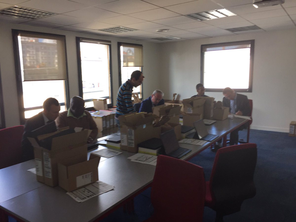PRodriguez63's tweet photo. Livraison d'iPad Pro pour l'équipe de V.Da Costa de l'inspection de D.Defauchy 👏👍#Axafrance #Digital #iNov2 https://t.co/6i1us31Ymx