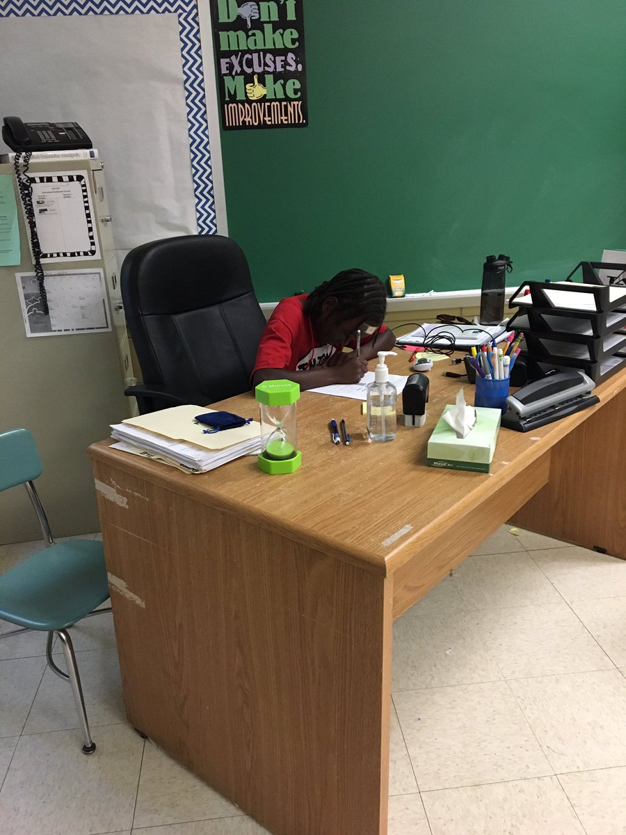 MrGray_BCPS's tweet photo. Scholars are always welcome to use my room as a quiet place to work. @LoganElementary https://t.co/5TBA4DElFn