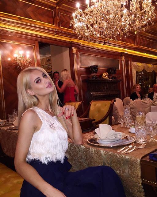 olivijastyle's tweet photo. #OystersShellingChampionship #event. More about the event on my blog: https://t.co/RkWG1Ngaye #stylist #londonstylist #fashionblogger https://t.co/huQhV8upb8